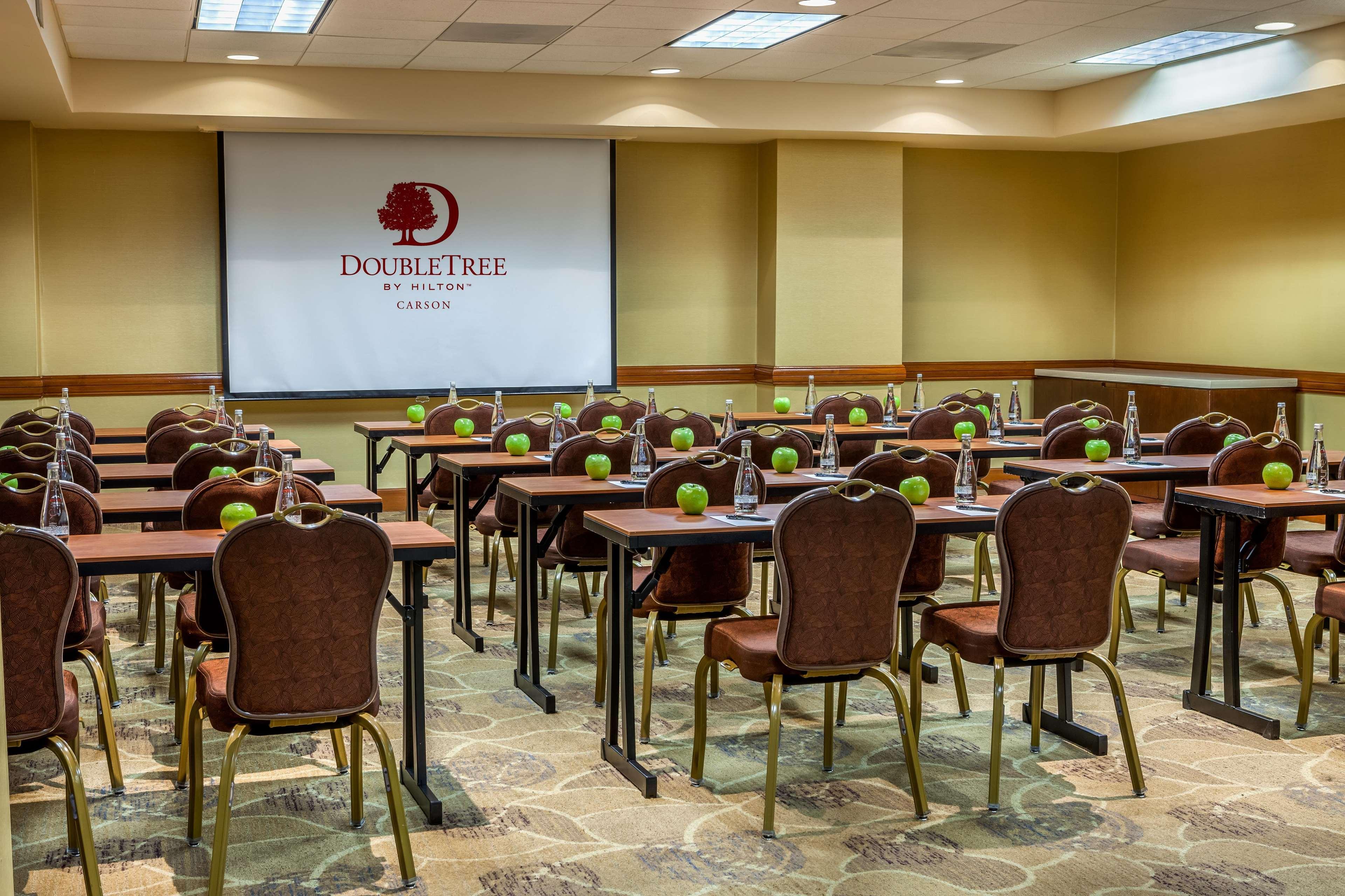 Hotel Doubletree By Hilton Carson Exterior foto