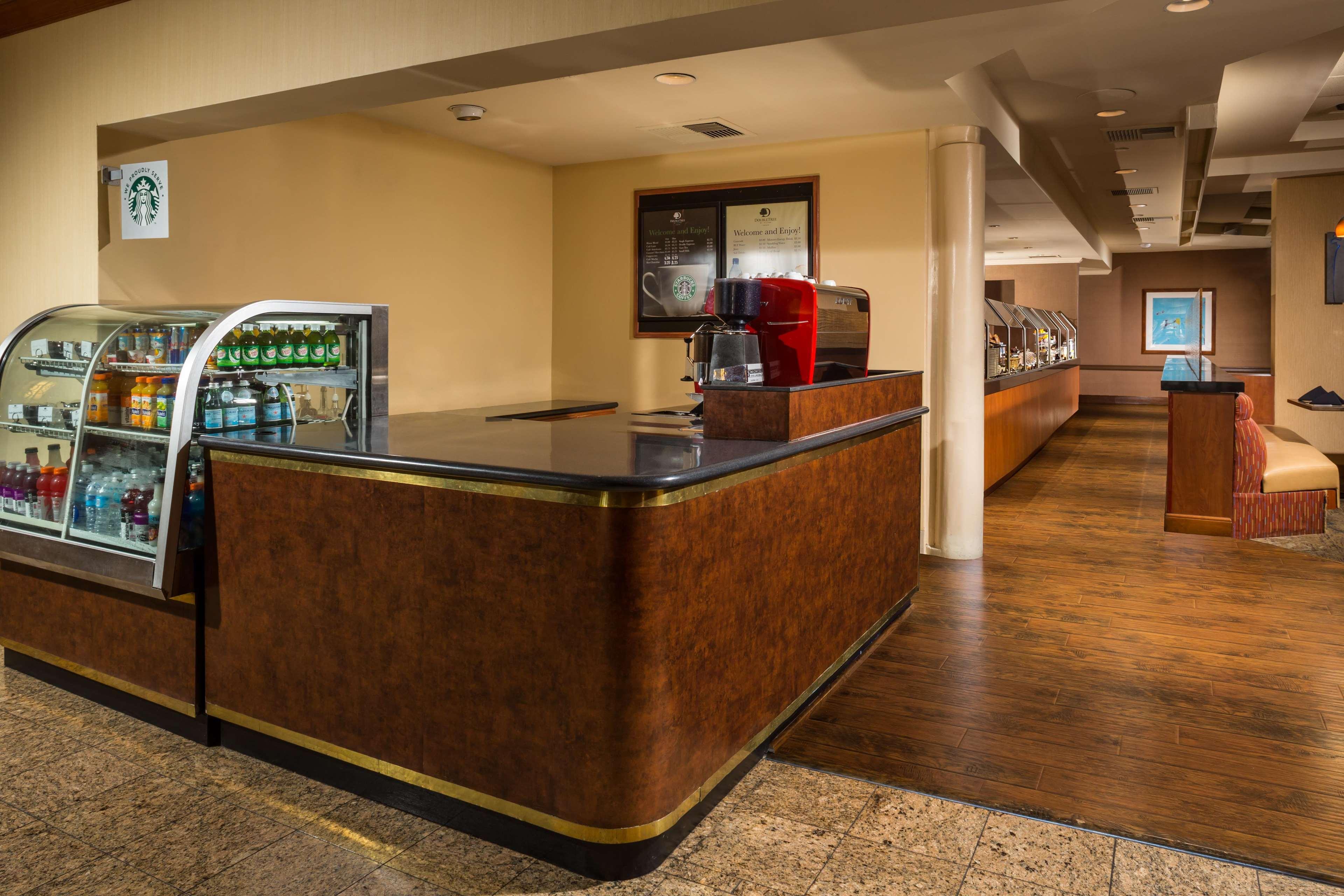 Hotel Doubletree By Hilton Carson Exterior foto